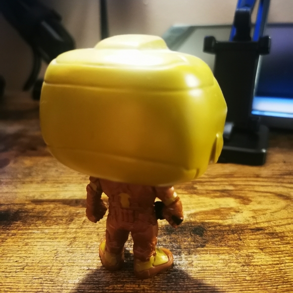 Doomguy GameStop Gold Variant Pop Vinyl - Picture 2 of 2